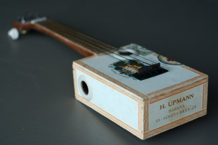 Ukulélé cigar box